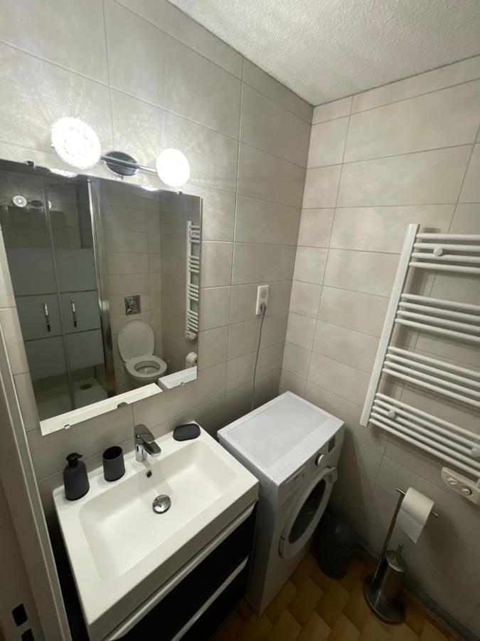 Studio Cabine Clim Wifi Parking Draps - 1 Etoile - Self Check-In Possible La Grande-Motte Buitenkant foto